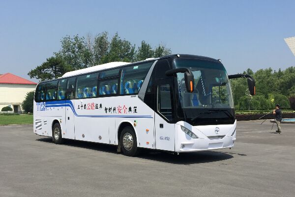 北方BFC6120T1D5J客車（柴油24-55座）